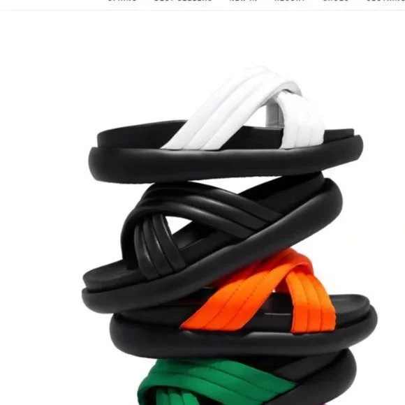 !! NEW !! Padded Criss Cross Platform Slide Sandals in Black - Picture 2 of 5